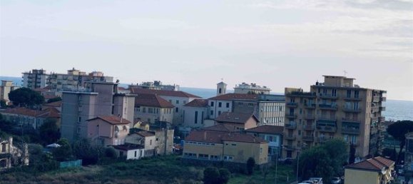 6 rooms Apartment in Vallecrosia, Italy No. 94647 12