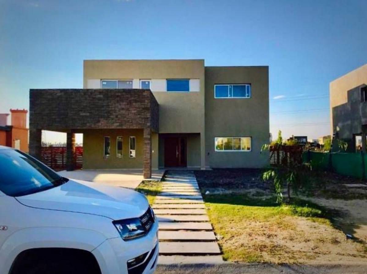 3 bedrooms House in Tigre, Argentina No. 62460