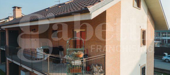 Apartamento de 2 dormitorios en Pinerolo, Italy No. 196127 40