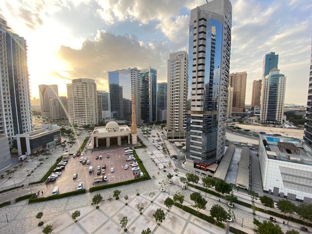 Terrain à Dubai, UAE 8361m² No. 8955