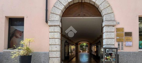 4 rooms Commercial property in Desenzano del Garda, Italy No. 360193 4