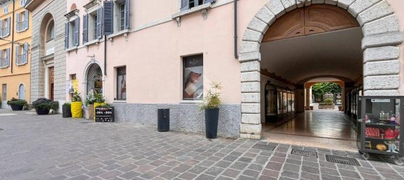 4 rooms Commercial property in Desenzano del Garda, Italy No. 360193 10