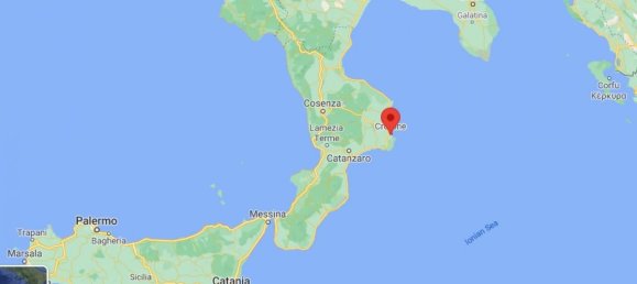 3 bedrooms Apartment in Crotone, Italy No. 105 7