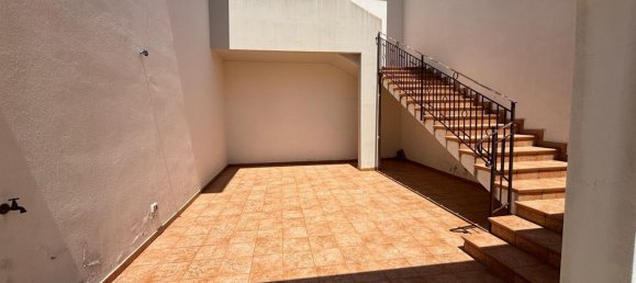 3 rooms House in Campofelice di Roccella, Italy No. 290992 3