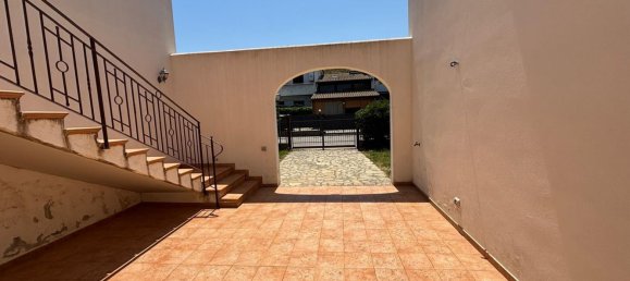 3 rooms House in Campofelice di Roccella, Italy No. 290992 4