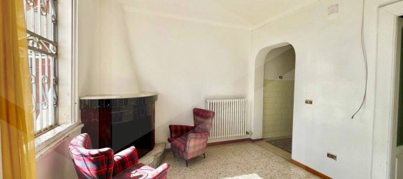 3 rooms House in Triggiano, Italy No. 28437 16