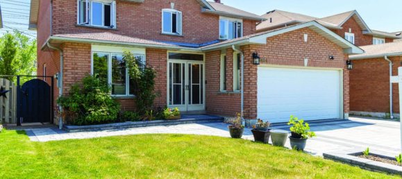 6 bedrooms House in Mississauga, Canada No. 518 2