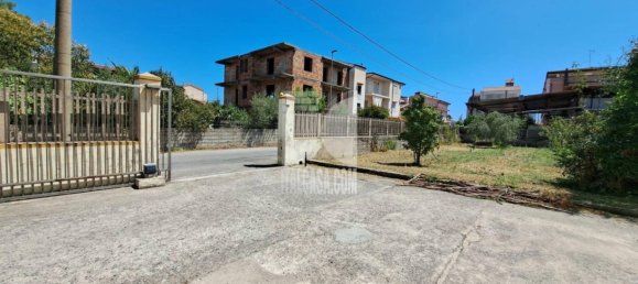 8 bedrooms House in Crotone, Italy No. 298079 4