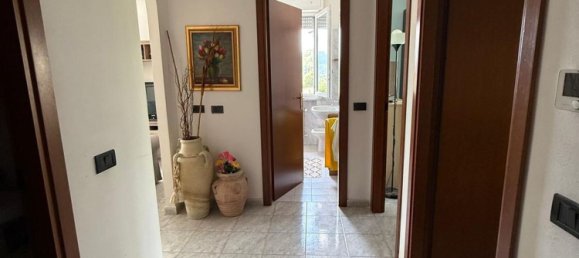 Apartamento de 4 dormitorios en Aulla, Italy No. 338946 2