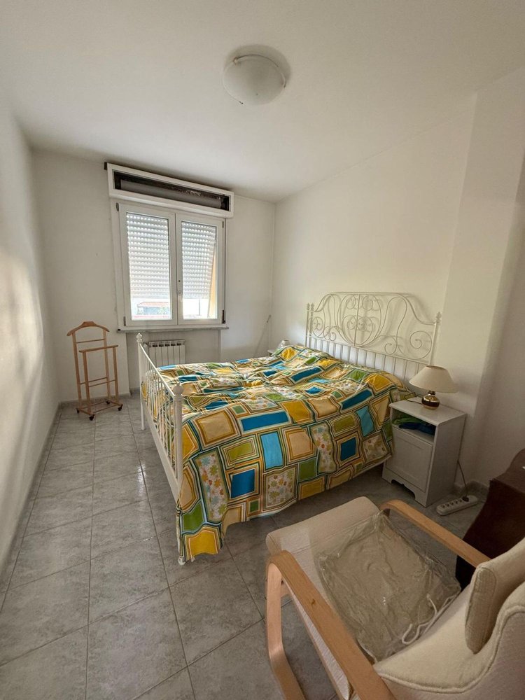 Apartamento de 4 dormitorios en Aulla, Italy No. 338946
