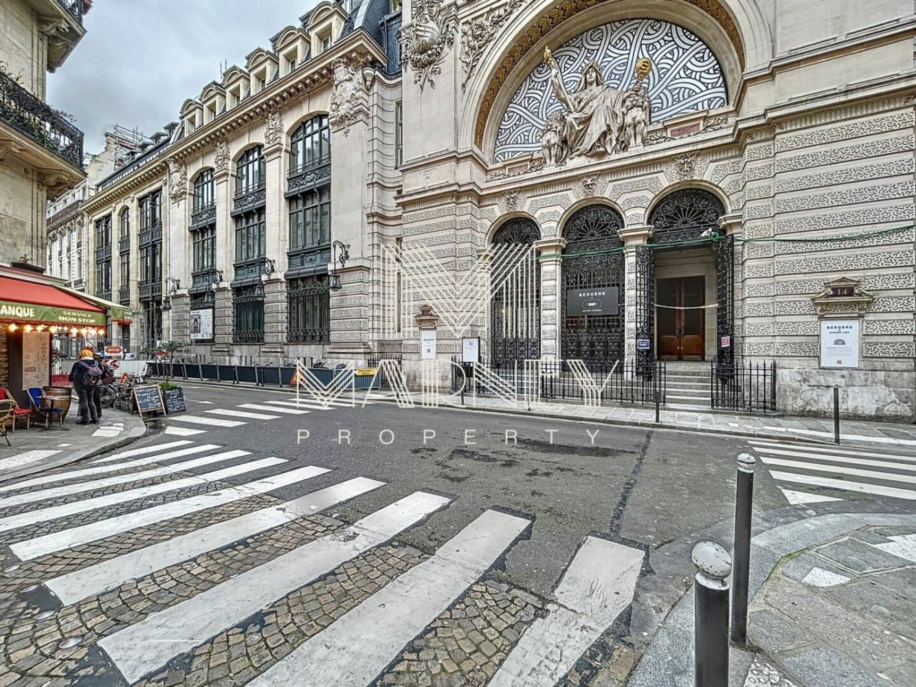 Escritório em Paris, France 153 m² N.º 140395