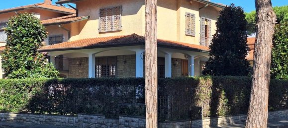 3 bedrooms House in Camaiore, Italy No. 1573 6