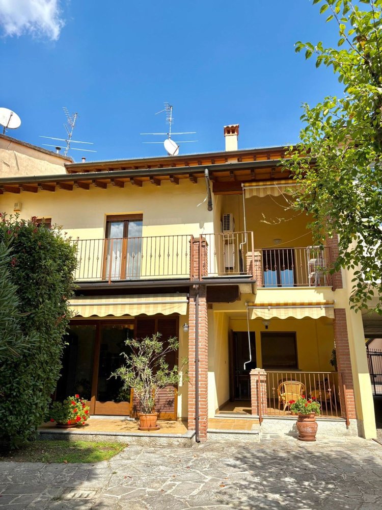 7 bedrooms House in Ospedaletto Lodigiano, Italy No. 378488