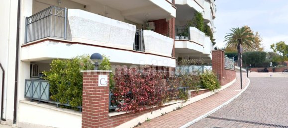 Квартира с 2 спальнями в Рим, Италия № 161164 13