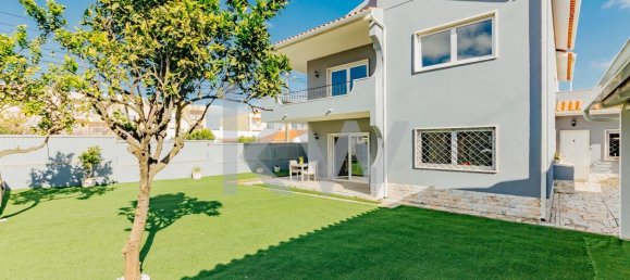 Casa de 4 dormitorios en Cascais, Portugal No. 111167 2