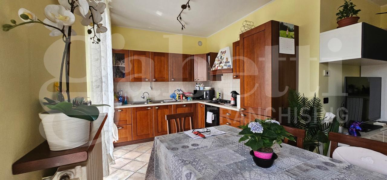 3غرفة شقة في Robecchetto con Induno, Italy رقم 164254