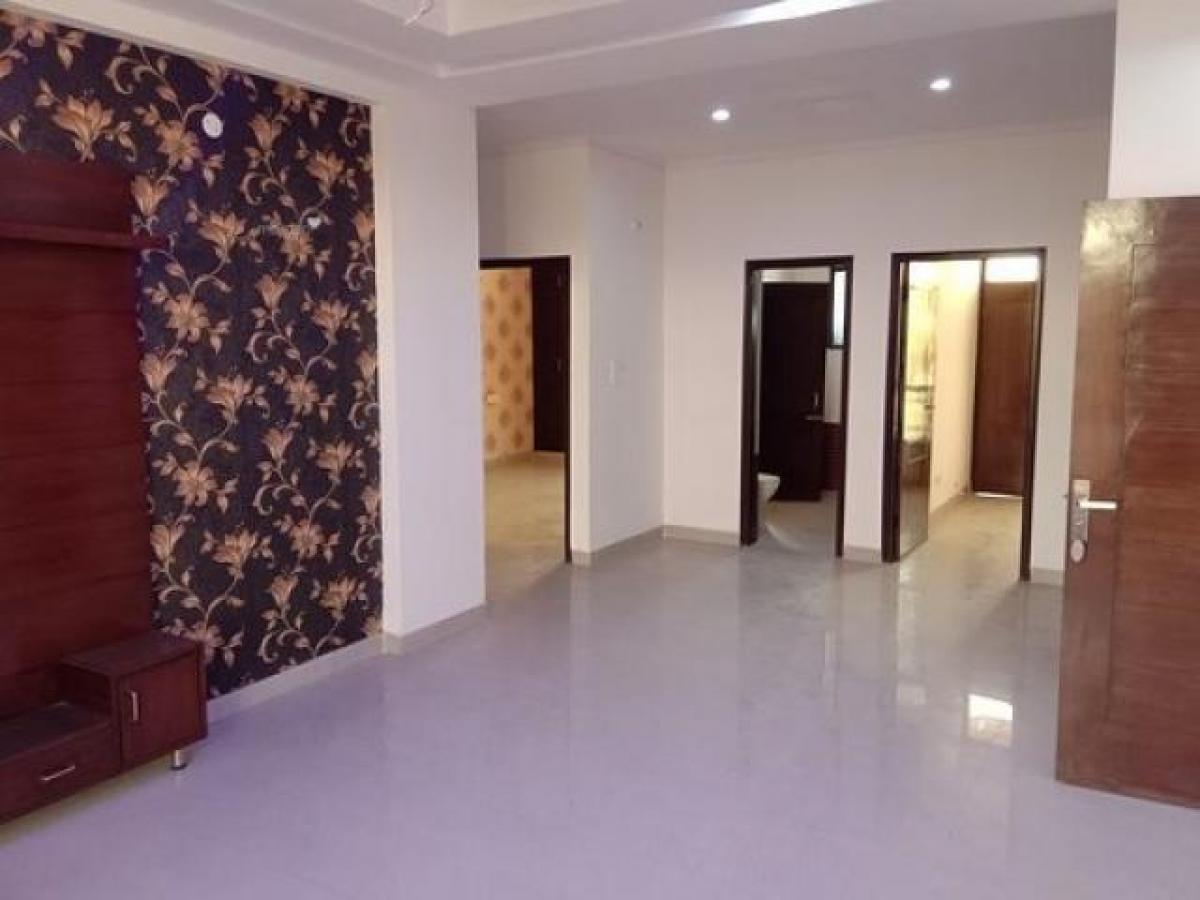 Casa de 3 dormitorios en Mohali, India No. 28540