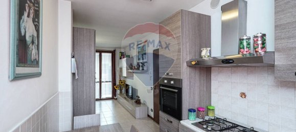3 rooms Apartment in Verdello, Italy No. 273117 5