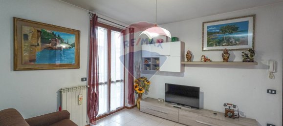 3 rooms Apartment in Verdello, Italy No. 273117 2
