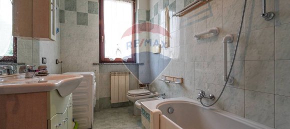3 rooms Apartment in Verdello, Italy No. 273117 17