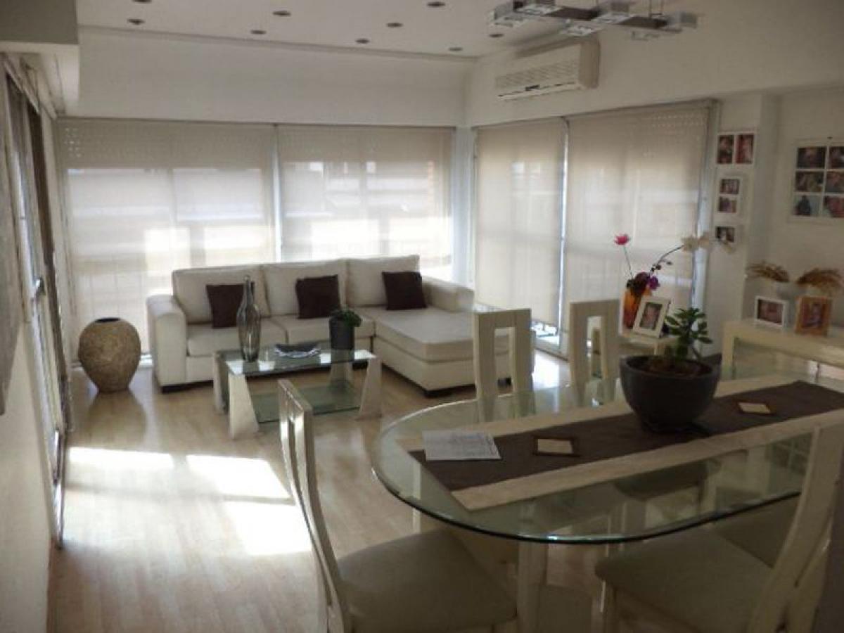 Apartamento de 3 dormitorios en Buenos Aires, Argentina No. 80210