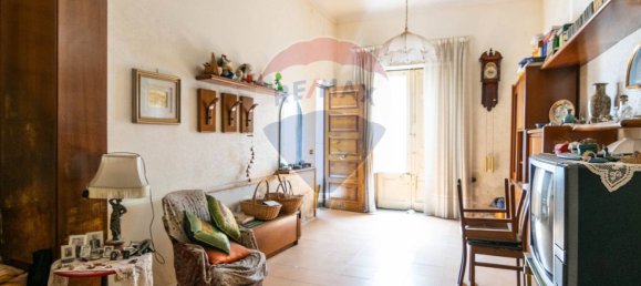 3 Schlafzimmer Wohnung in Paternò, Italy, Nr. 56069 3