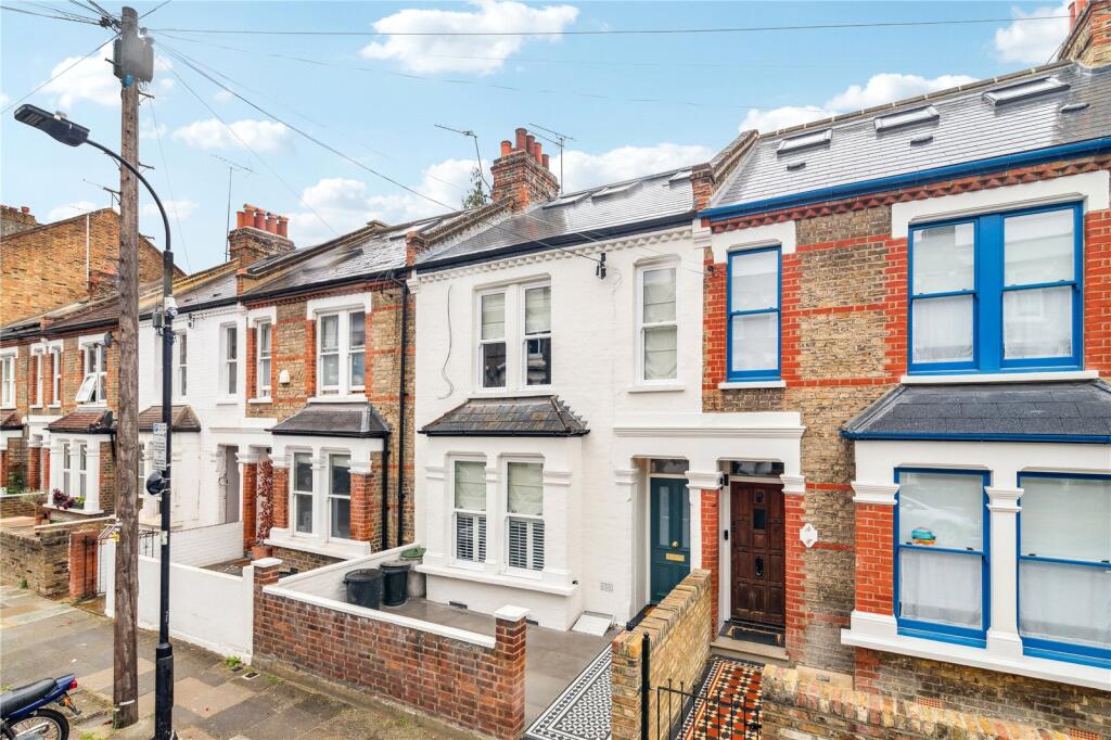 4 bedrooms House in London, United Kingdom No. 12689