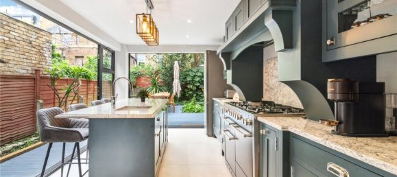 4 bedrooms House in London, United Kingdom No. 12689 4