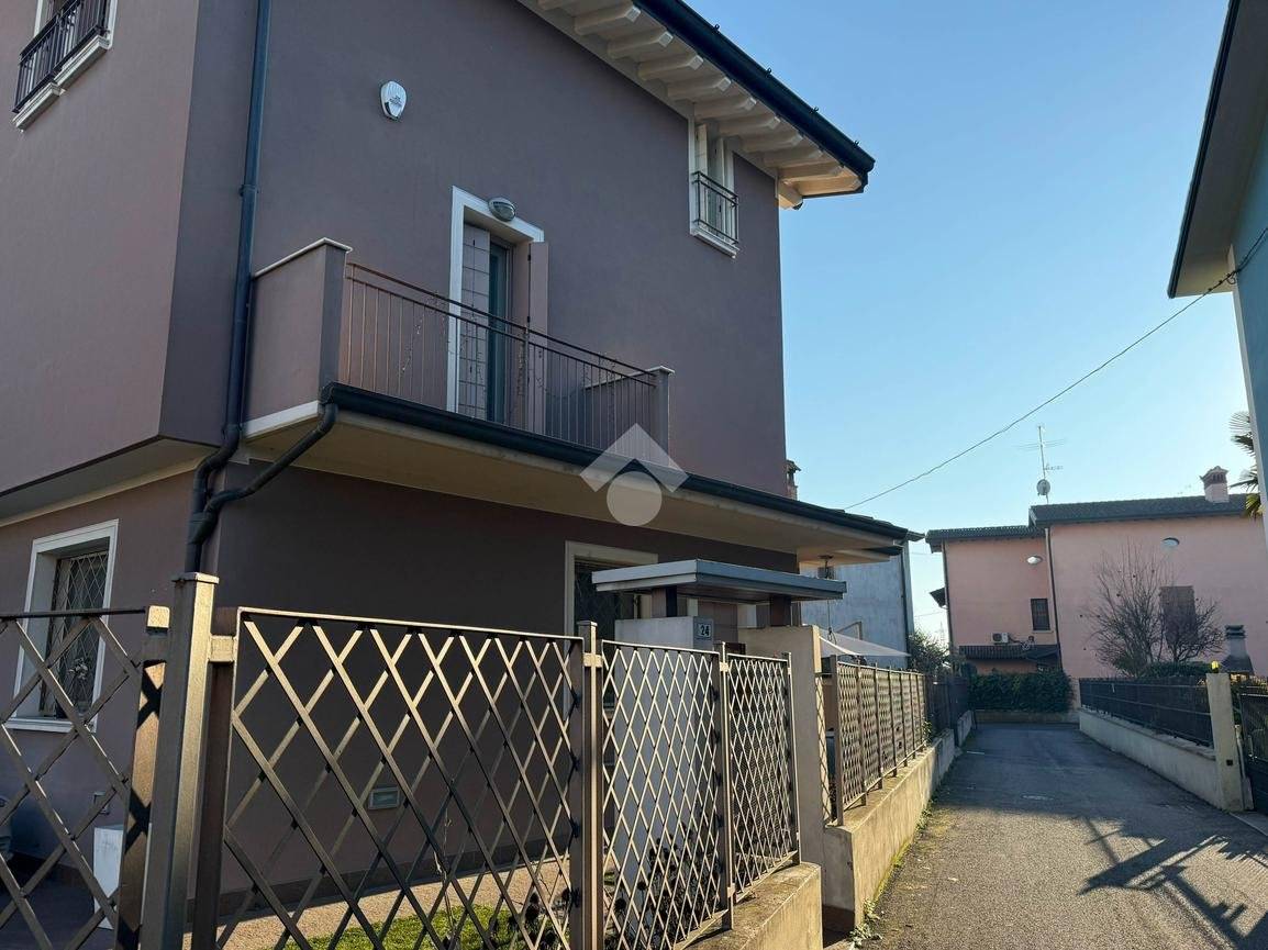 3 Schlafzimmer Villa in Bagnolo Mella, Italy, Nr. 122403