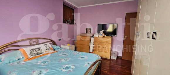 Apartamento de 2 dormitorios en Castano Primo, Italy No. 170612 14
