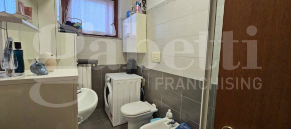Apartamento de 2 dormitorios en Castano Primo, Italy No. 170612 15