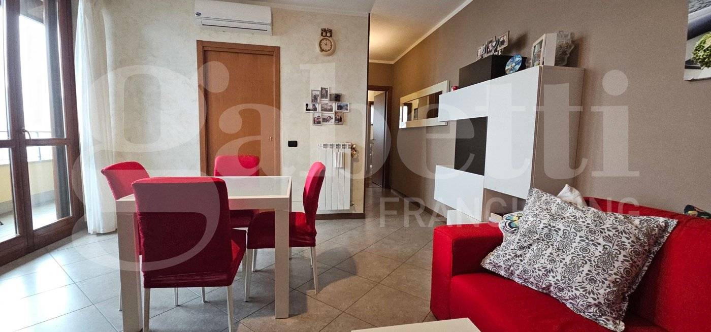 Apartamento de 2 dormitorios en Castano Primo, Italy No. 170612