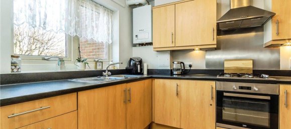 2 bedrooms Apartment in South Croydon, United Kingdom No. 8021 2