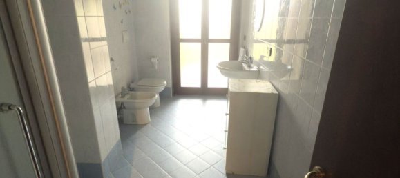 Apartamento de 3 dormitorios en Carmagnola, Italy No. 315384 6