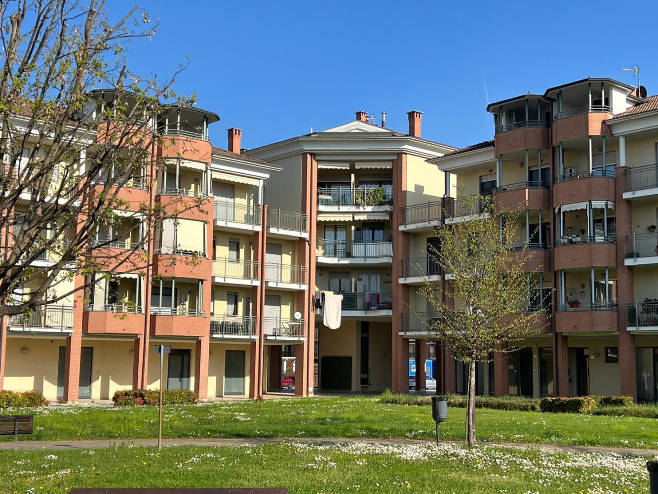 Apartamento de 3 dormitorios en Carmagnola, Italy No. 315384