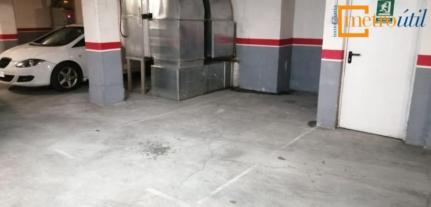 13m² Garage in Salamanca, Spain No. 84710