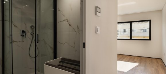 4 bedrooms Villa in Cascais, Portugal No. 107753 20