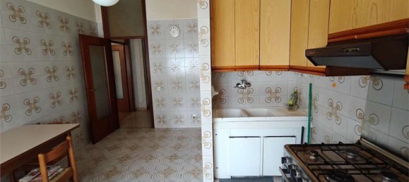 4 bedrooms Apartment in Modena, Italy No. 381657 15