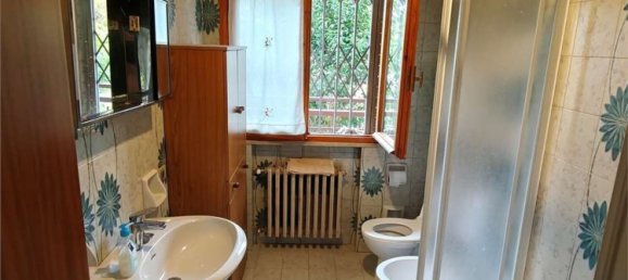 4 bedrooms Apartment in Modena, Italy No. 381657 18