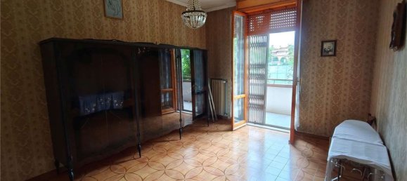 4 bedrooms Apartment in Modena, Italy No. 381657 16