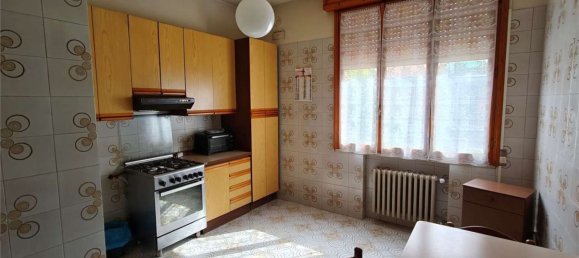 4 bedrooms Apartment in Modena, Italy No. 381657 12