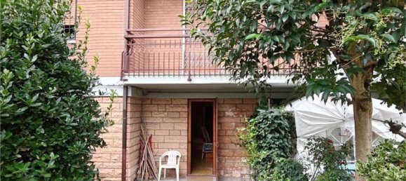 4 bedrooms Apartment in Modena, Italy No. 381657 6