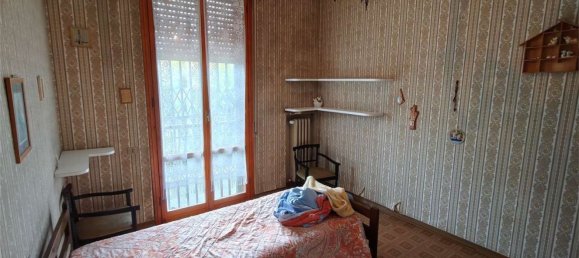 4 bedrooms Apartment in Modena, Italy No. 381657 19