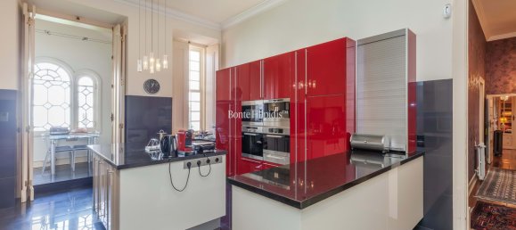 5 bedrooms Castles in Lisbon, Portugal No. 102304 10