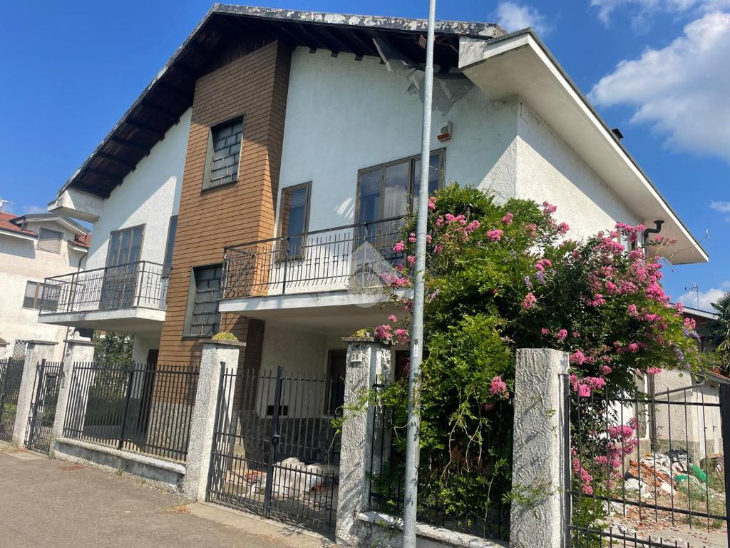 Villa T6 em Nichelino, Italy N.º 322131