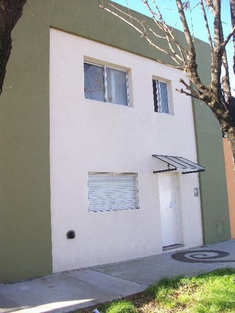 2 bedrooms House in San Miguel, Argentina No. 15471