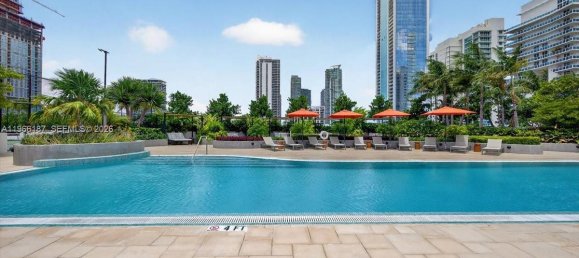3 Schlafzimmer Gewerbliche Immobilien in Miami, USA, Nr. 615593 17