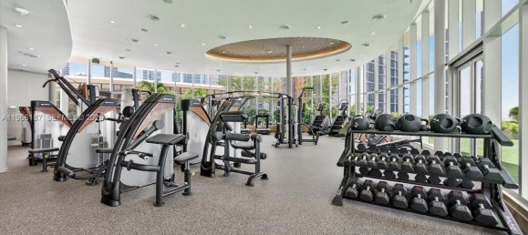 3 Schlafzimmer Gewerbliche Immobilien in Miami, USA, Nr. 615593 9