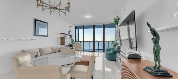 3 Schlafzimmer Gewerbliche Immobilien in Miami, USA, Nr. 615593 25