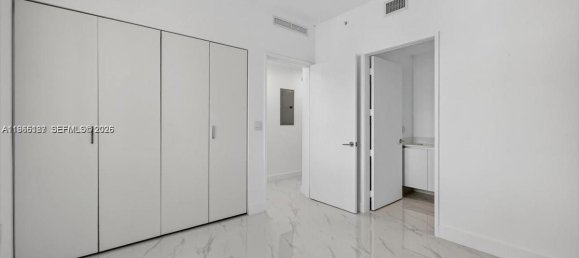 3 Schlafzimmer Gewerbliche Immobilien in Miami, USA, Nr. 615593 20